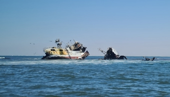 Wreck reduction of the Fukuseki Maru vessel on the Nambian coast
